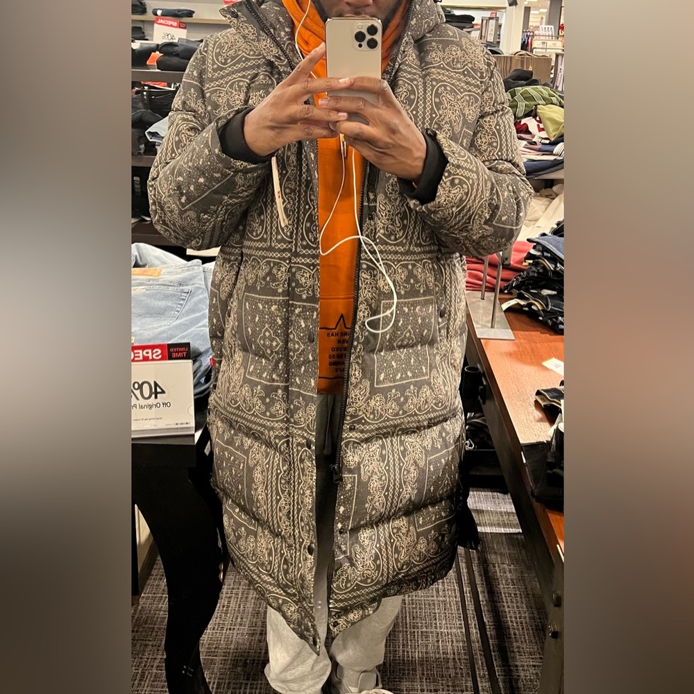 Men’s XL brown/cream paisley puffer jacket